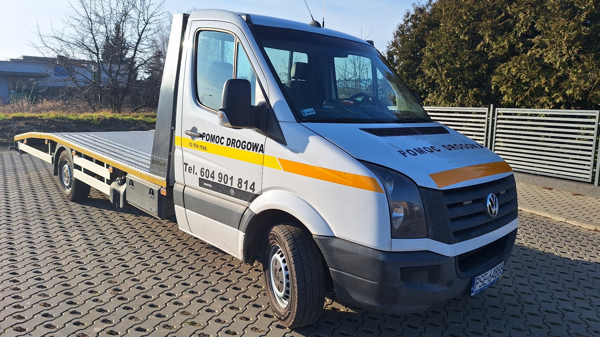 Możliwy kontakt także pod numer podany na lawecie