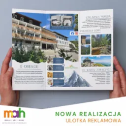 Rozłożona ulotka reklamowa z wizualizacją ośrodka wypoczynkowego w Szklarskiej Porębie, prezentująca zdjęcia pokoi, baru, siłowni, sauny i restauracji, a także atrakcje turystyczne okolicy.