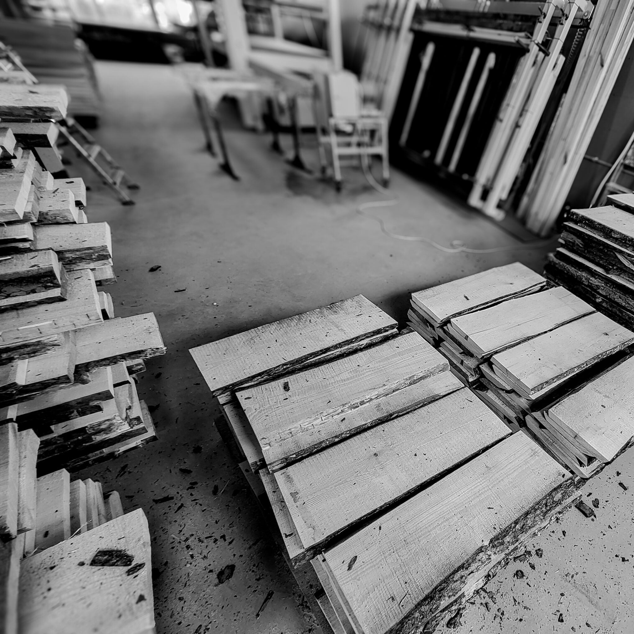 Produkcję drzwi rozpoczynamy od starannego wyselekcjonowania drewna