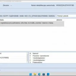 Ekran komputera z uruchomionym programem diagnostycznym, wyświetlającym kod błędu B107714, dotyczący czujnika parkowania w samochodzie. Widoczne parametry i opcje programu.