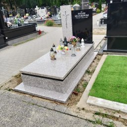 Nagrobki Trzebieszów 4