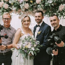 Tworzymy zgrany team, dzięki czemu możecie wybrać usługę z jednym lub wieloma operatorami :)