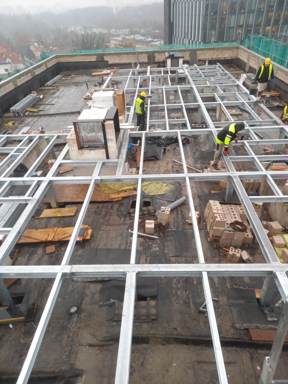 Konstrukcja pod centrale wentylacyjne Hotel IKAR Poznań.