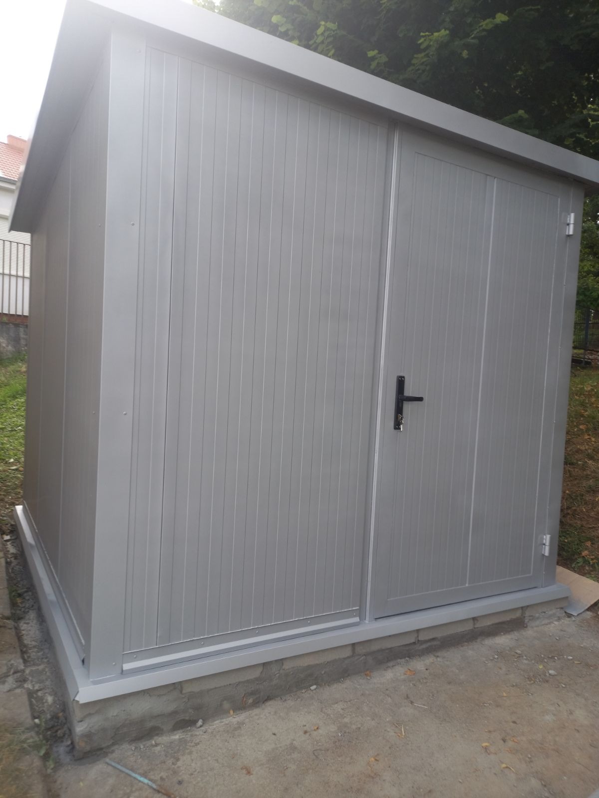 Kontener pod agregat prądotwórczy.