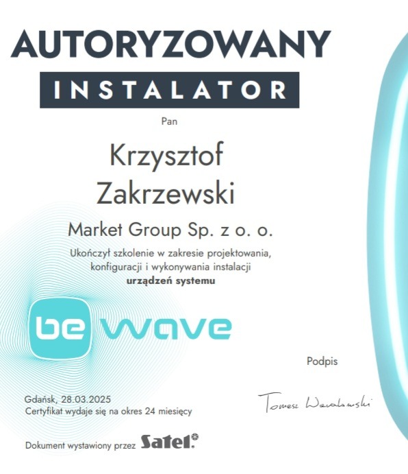 Certyfikat autoryzowanego instalatora systemów be wave dla Krzysztofa Zakrzewskiego z Market Group Sp. z o.o., wydany przez Satel, ważny do 28.03.2025.
