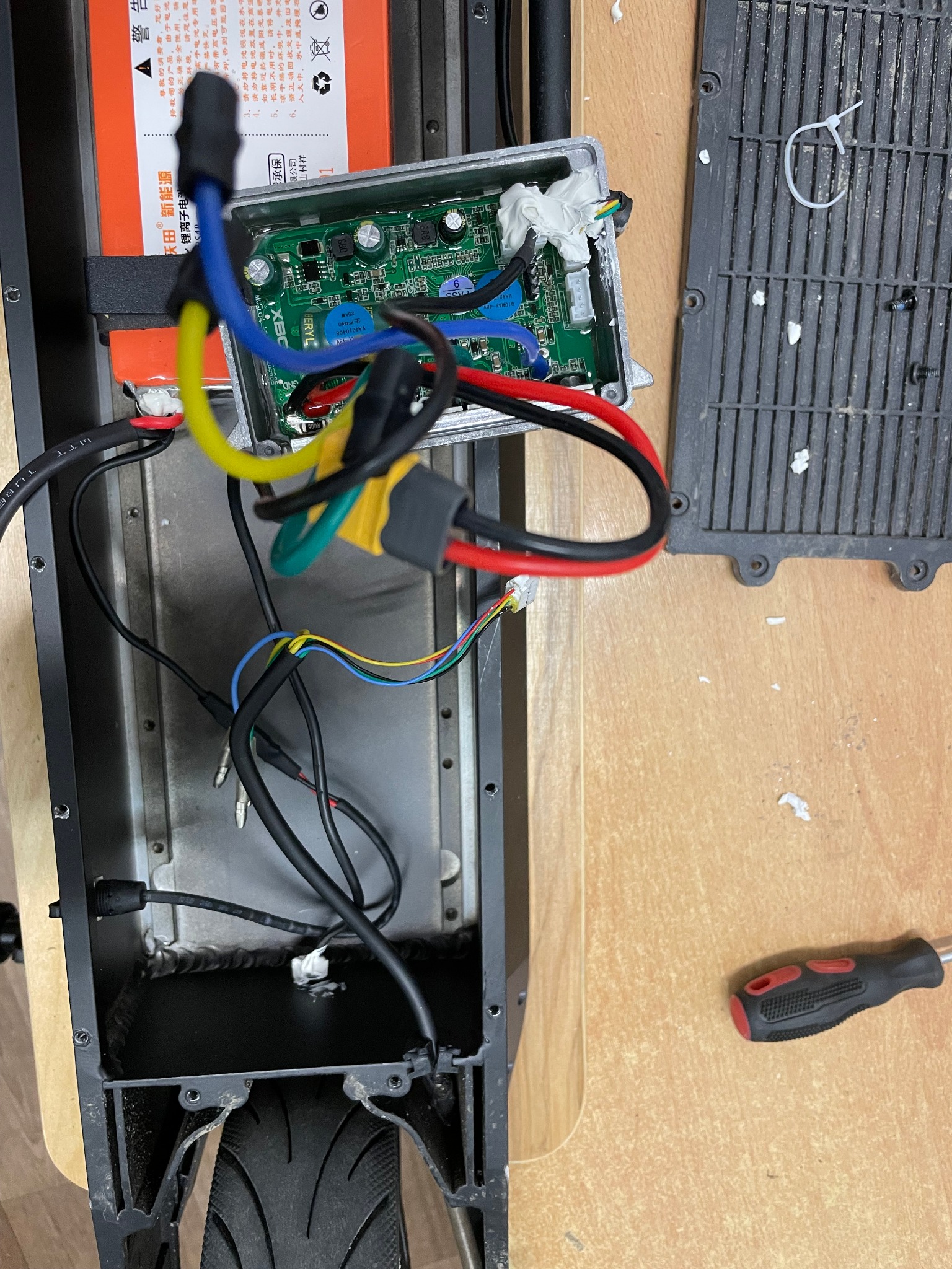 Naprawa sterownika w hulajnodze Manta