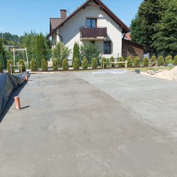 chudziak pod płytą 