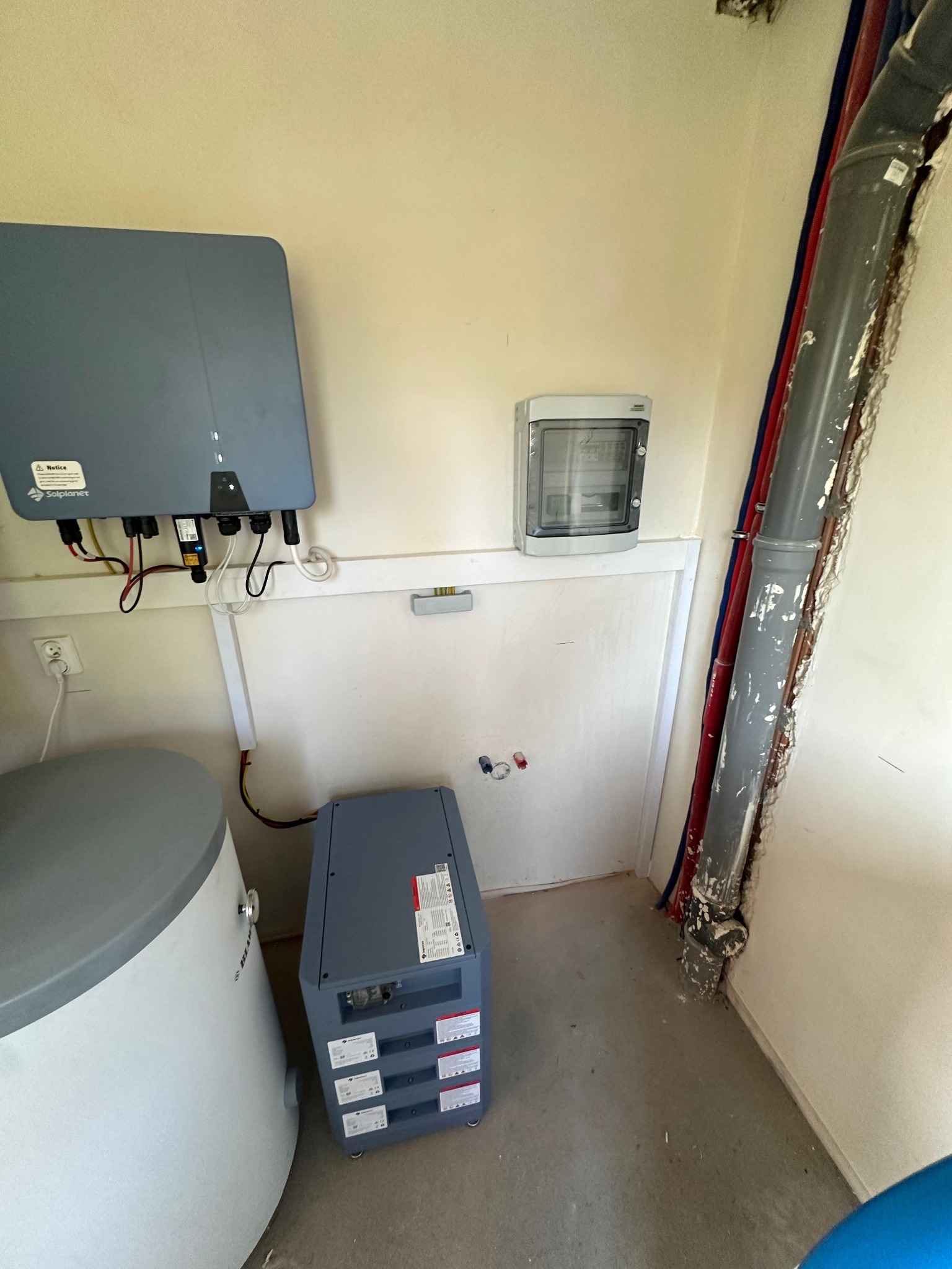 Montaż Falownika i magazynu energii