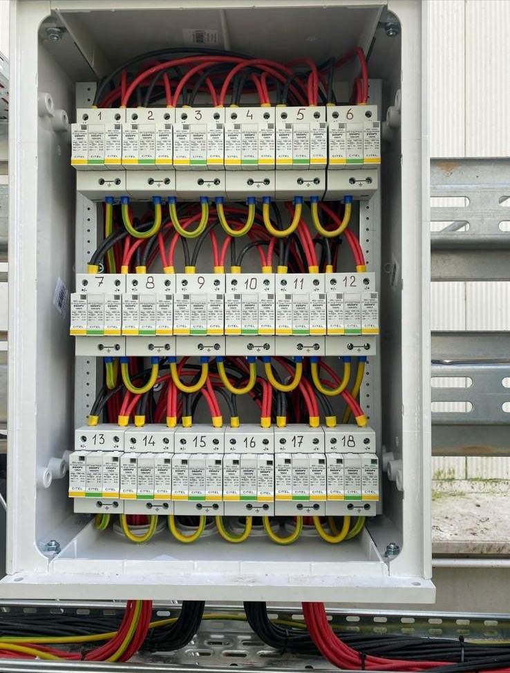 Montaż i składanie rozdzielni DC Fotowoltaiki