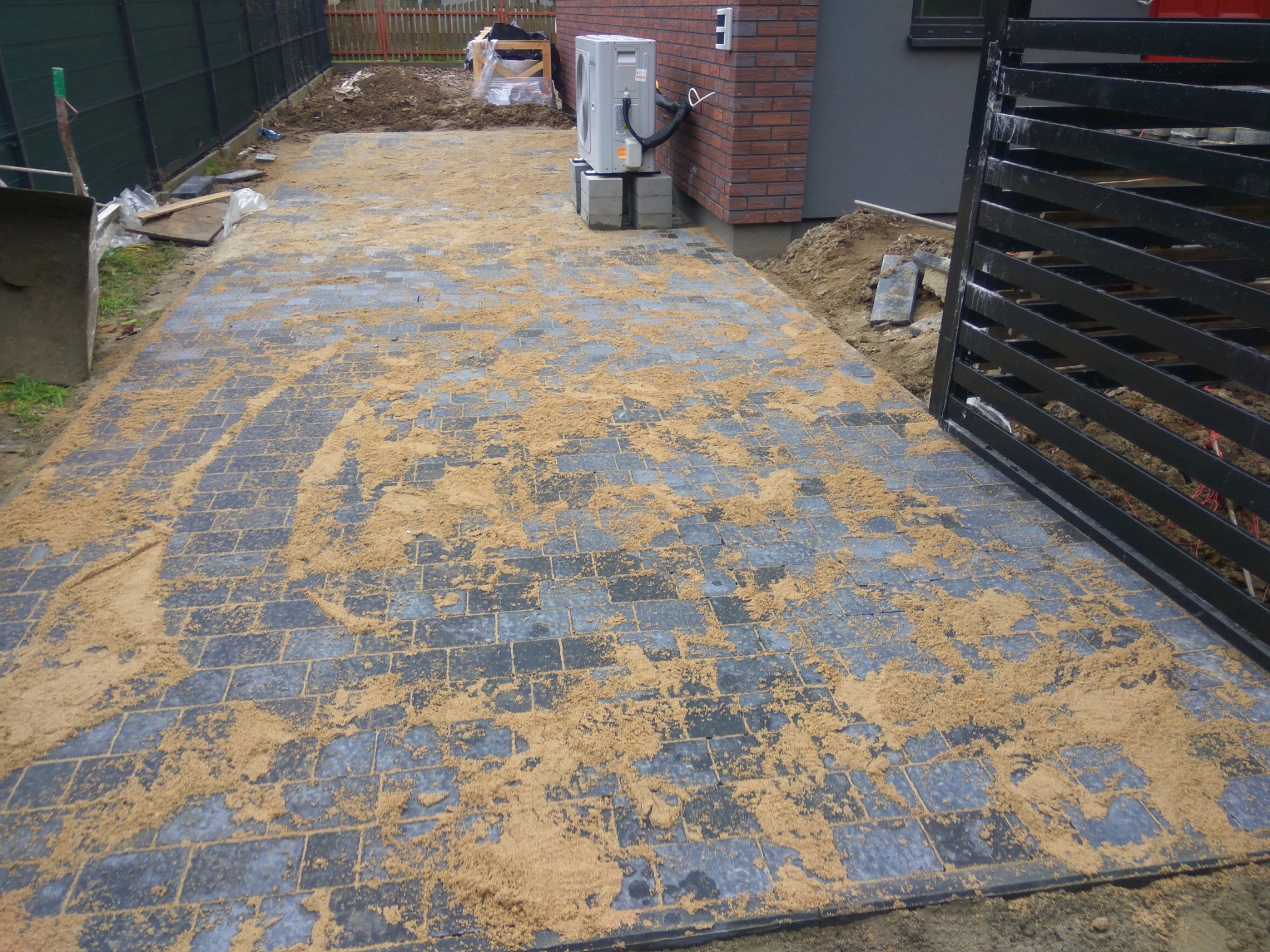 Układanie wjazdow z kostki