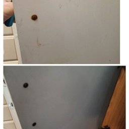 F.U BLASK CZYSTOŚCI PAULINA CHĄDZYŃSKA - Dwa ujęcia drzwi szafki przed i po czyszczeniu, widoczne ślady rdzy wokół śrub oraz plamy, które zniknęły po zabiegu.