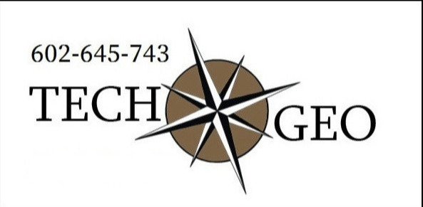 Logo firmy Tech Geo z numerem telefonu 602-645-743, zawierające kompas w kolorze brązowym.