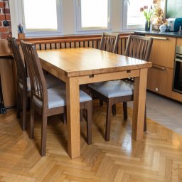 Dębowy stół do kuchni lub jadalni