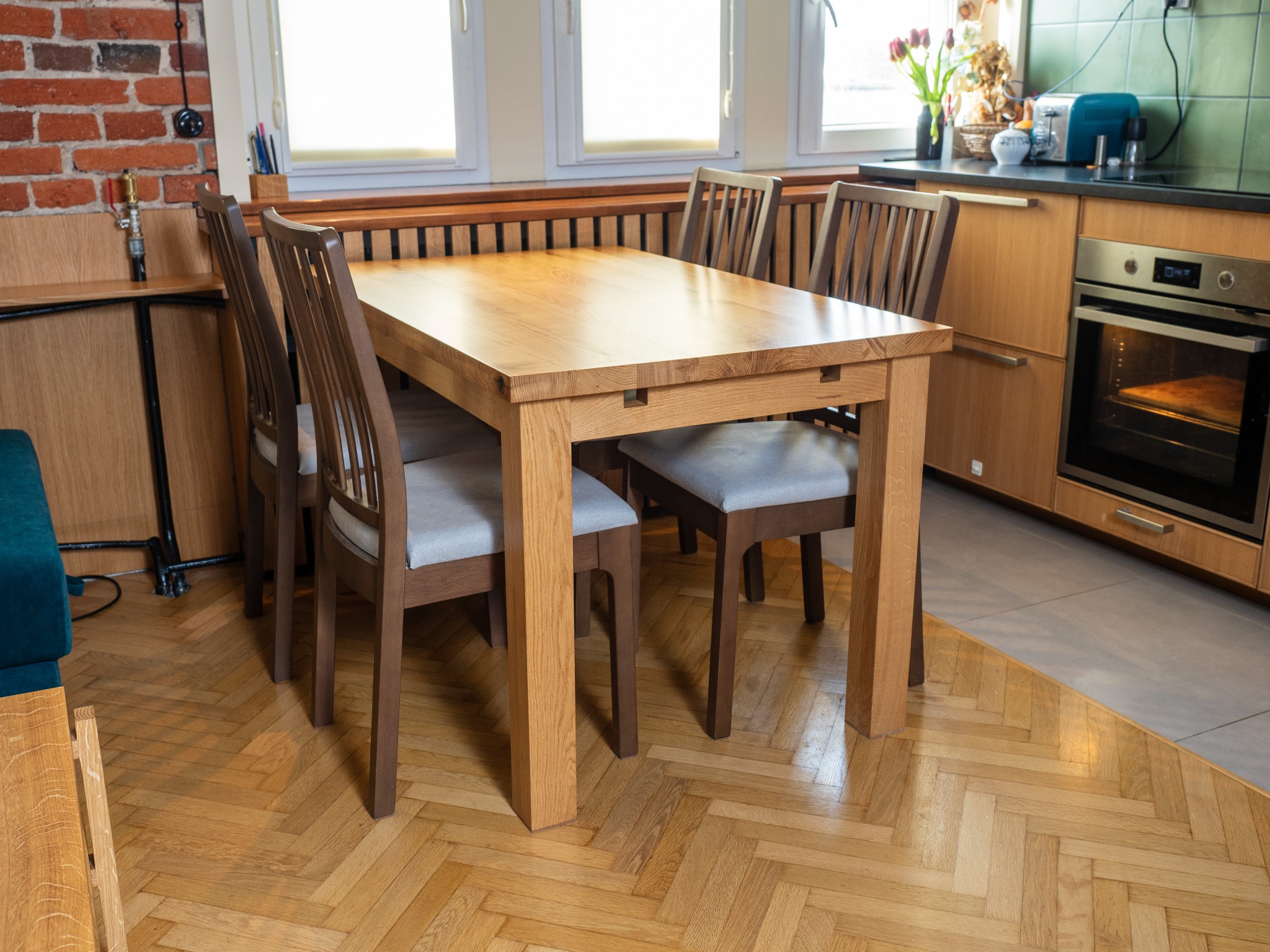 Dębowy stół do kuchni lub jadalni