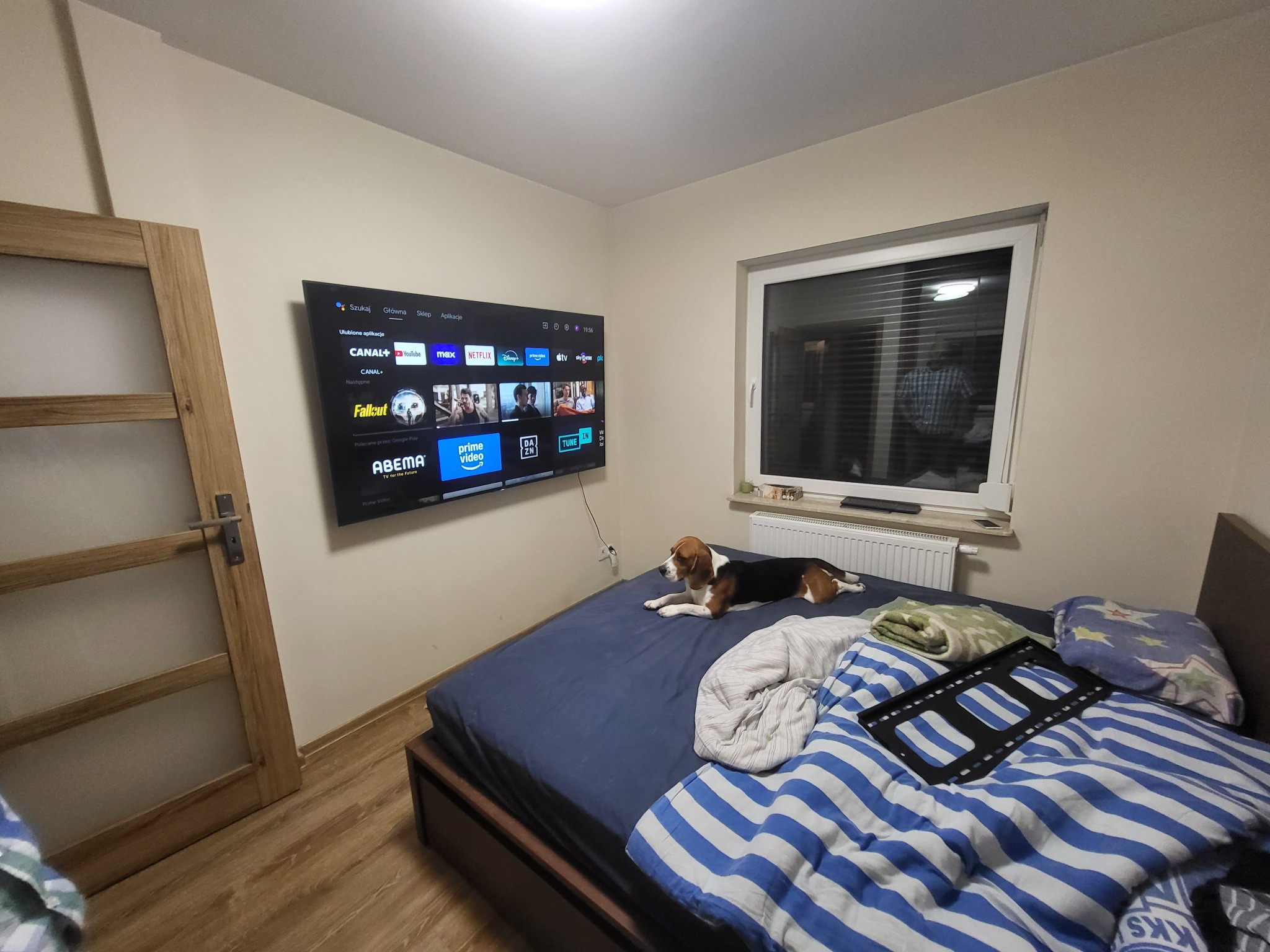 Montaż TV w Sypialni - TV 75 Cali