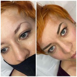 JOWIN JOANNA WINKIEL - Zdjęcie 'przed i po' mikropigmentacji brwi u kobiety z rudymi włosami. Po lewej brwi przed zabiegiem, po prawej - efekt końcowy. Widoczne subtelne podkreślenie łuku brwiowego.
