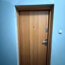 Montaż z demontażem drzwi wejściowych 