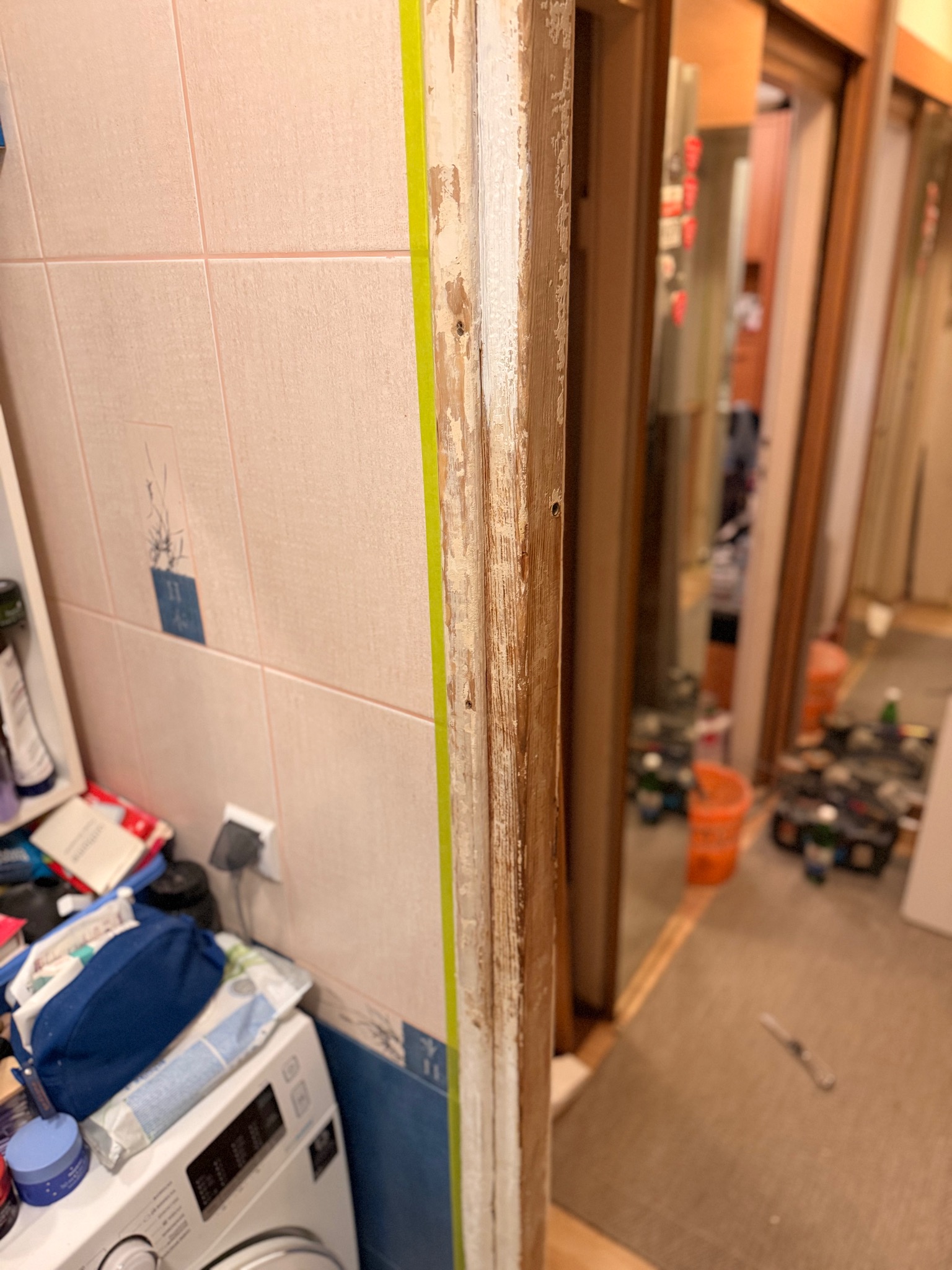 Montaż na starą futrynę, malowanie futrynę