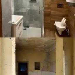 Porównanie łazienki przed i po remoncie w Dąbrówce: Nowoczesny prysznic z szarymi płytkami, umywalka z szafką i toaleta na tle drewnopodobnych płytek zestawione z zaniedbanym pomieszczeniem...