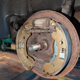 AUTEX Warsztat Samochodowy -Regeneracja Maglownicy Białystok - wymiana szczęk hamulcowych