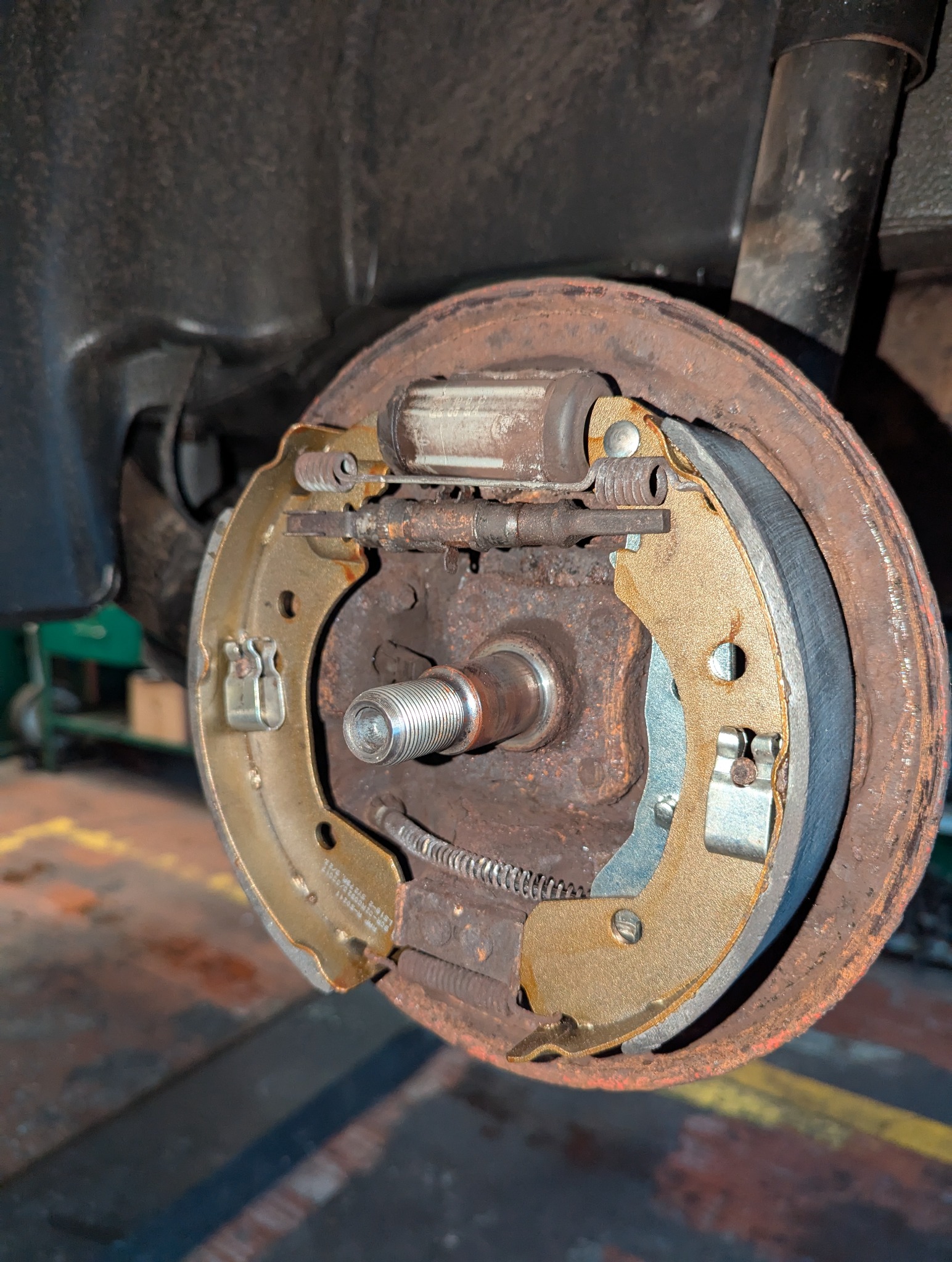 wymiana szczęk hamulcowych