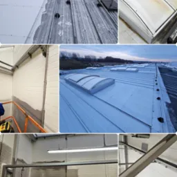Czyszczenie dachu hali przemysłowej za pomocą myjki ciśnieniowej, widoczne efekty przed i po, z bliska i z daleka, oraz czyszczenie ścian wewnątrz hali z zabrudzeń przemysłowych.