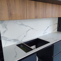 BLATY KUCHENNE WYKONANE ZE SPIEKU KWARCOWEGO STATUARIO LEONARDO