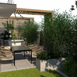 Wizualizacja tarasu z meblami ogrodowymi, pergolą i roślinnością, w tym bambusem i iglakami, oddzielona od reszty ogrodu drewnianym panelem.