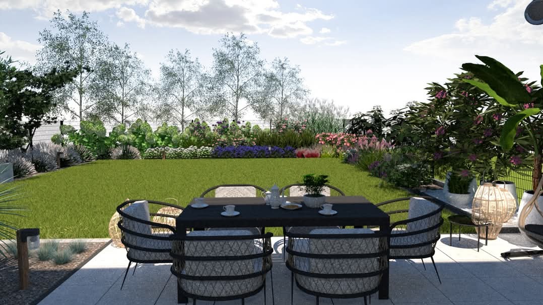Wizualizacja ogrodu z równo przystrzyżonym trawnikiem, rabatami kwiatowymi i miejscem do wypoczynku z czarnym stołem i krzesłami z wikliny.