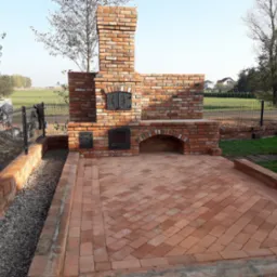 Wędzarnia grill+ ogrodzenie z starej cegły
