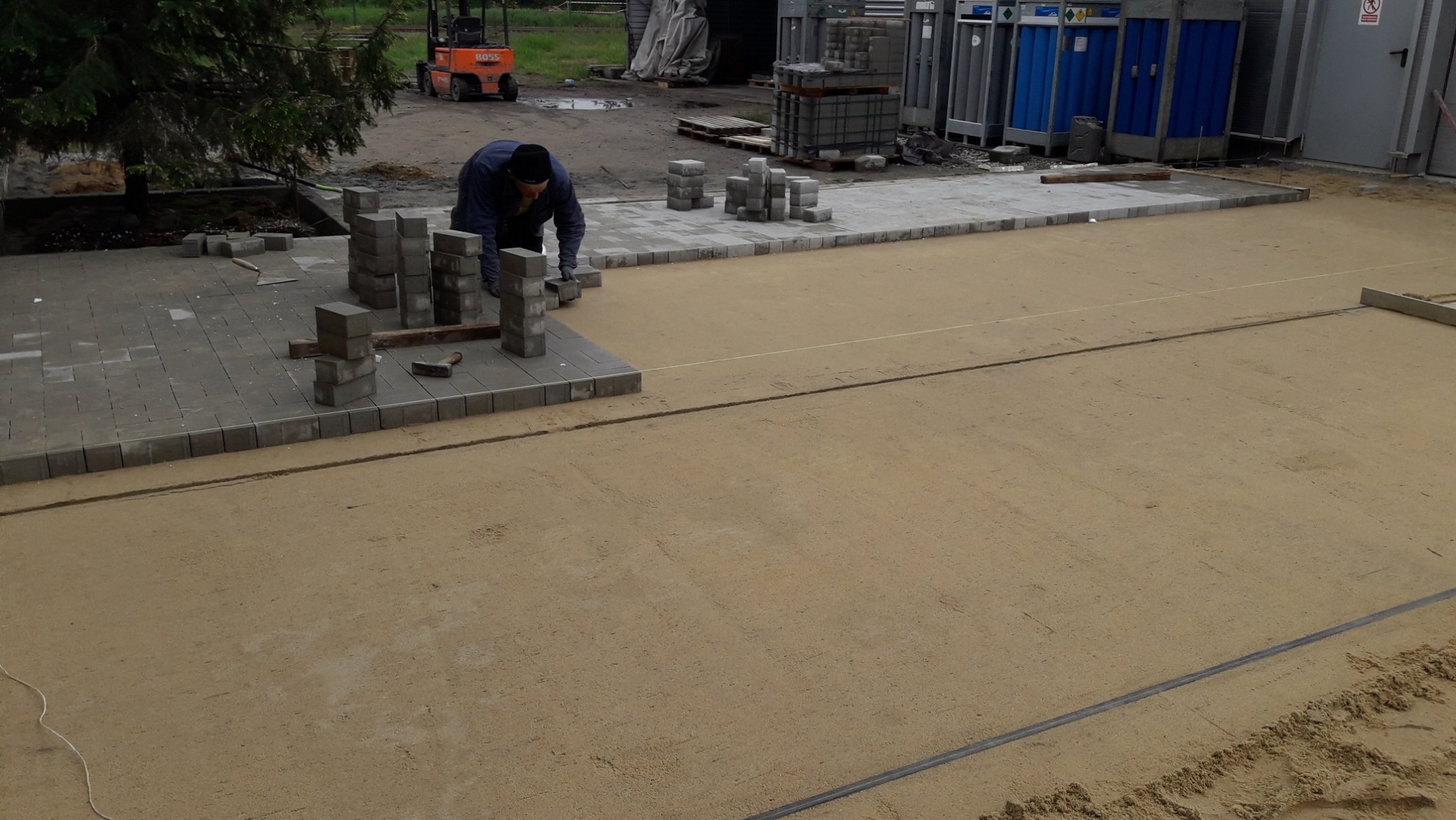 Wykonanie placu z kostki brukowej