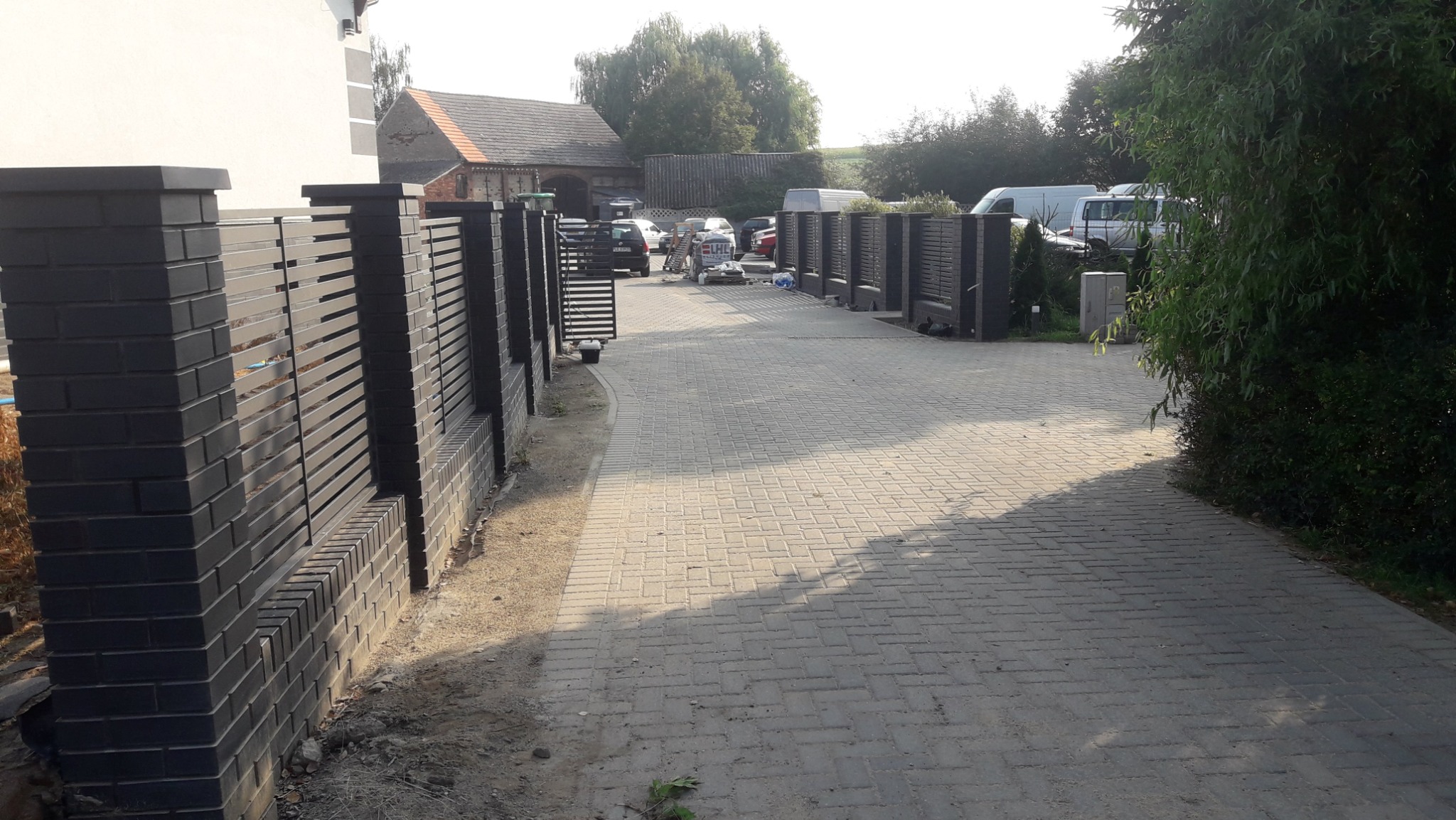 Wykonanie ogrodzenia fundament+klinkier+montaż przęseł