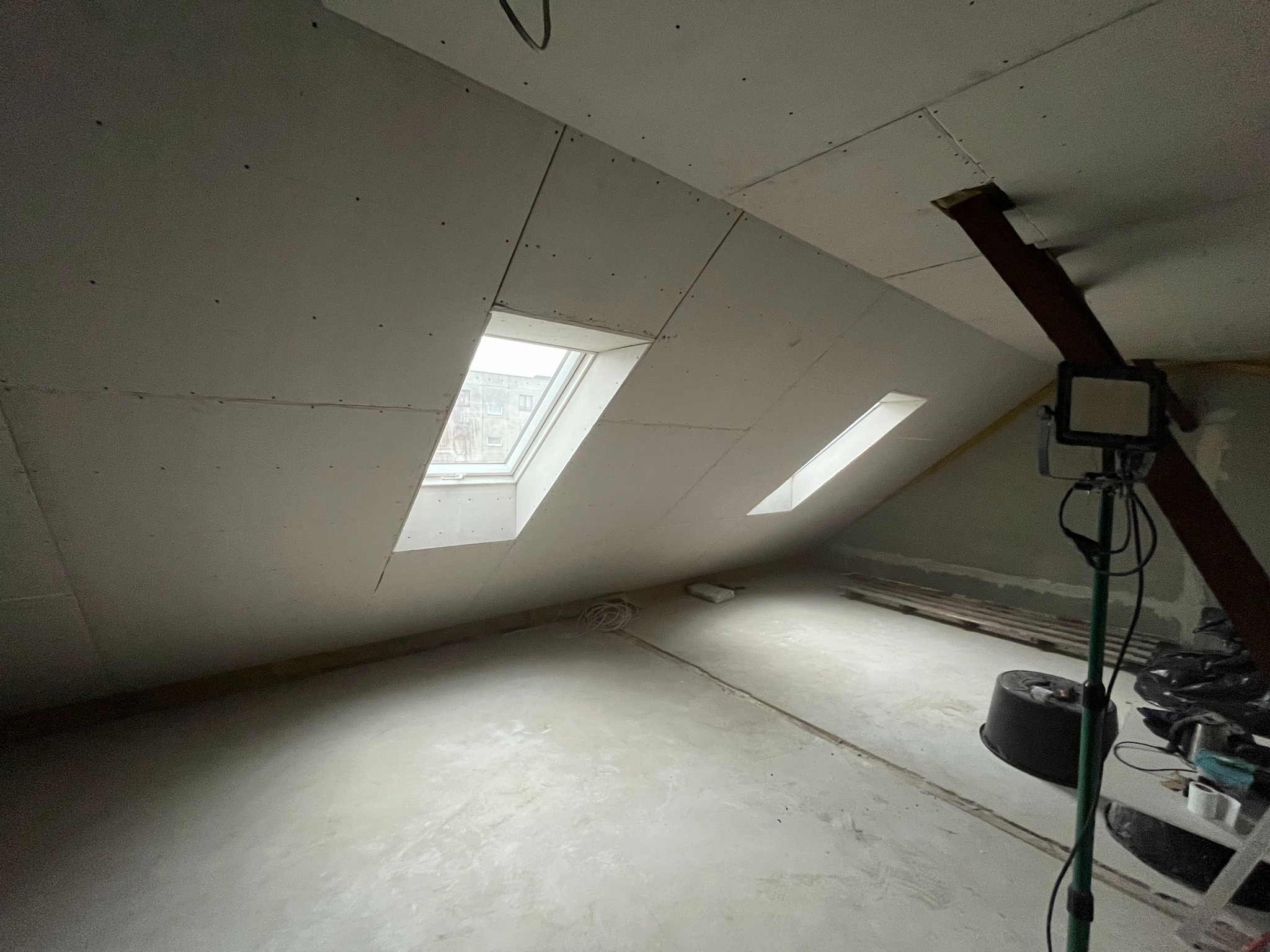 Poddasze w trakcie prac - wstępna zabudowa