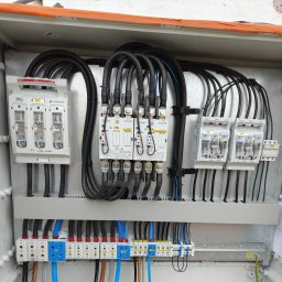 Jakub nie - Montaż Przyłącza Elektrycznego Kalisz