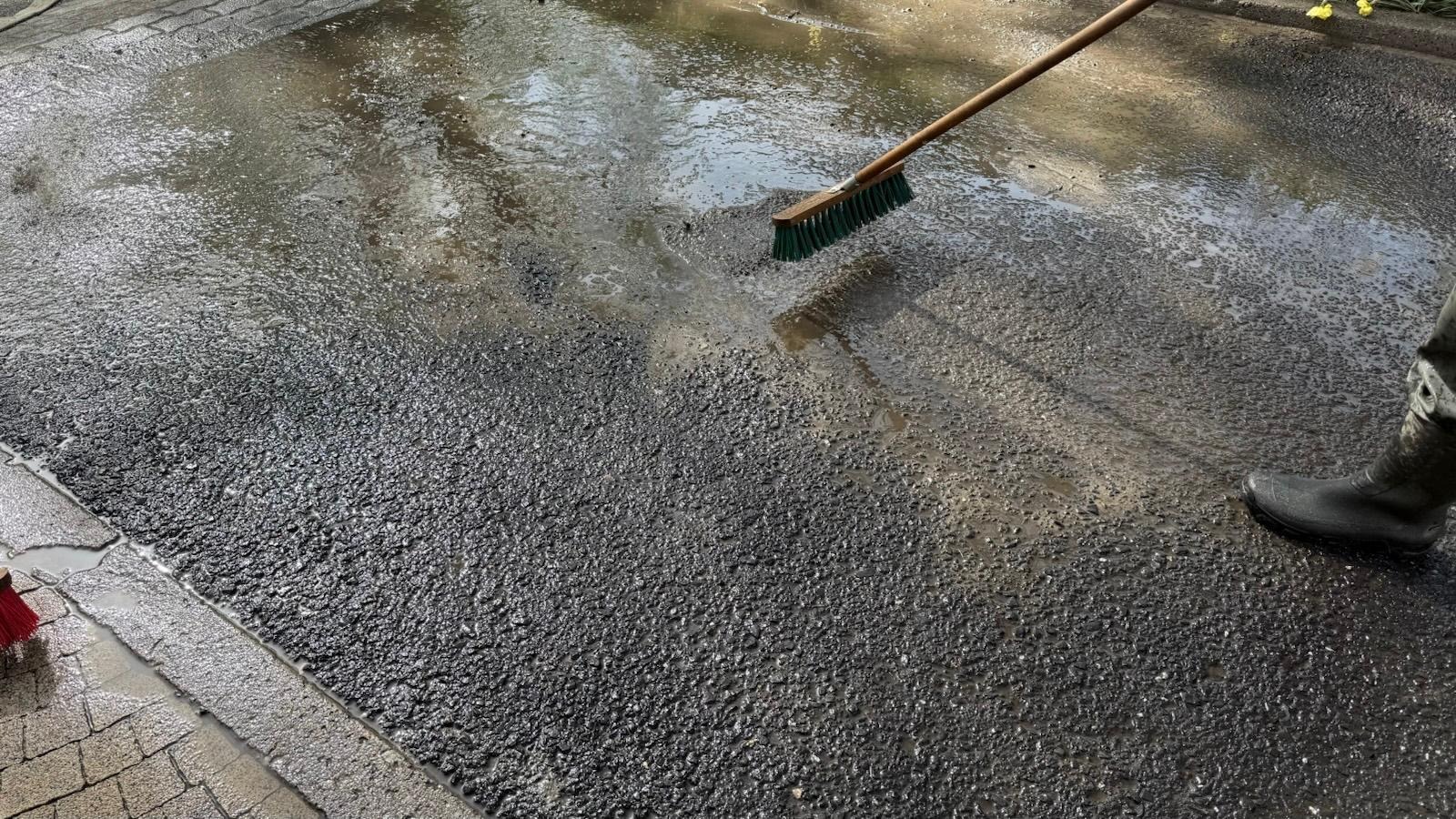 Mycie drogi asfaltowej