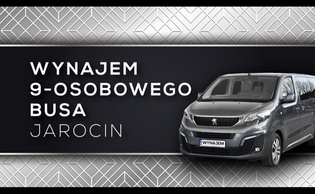 Szary bus 9-osobowy Peugeot na tle czarnej ściany z napisem 'Wynajem 9-osobowego busa Jarocin' i geometrycznym wzorem w tle.