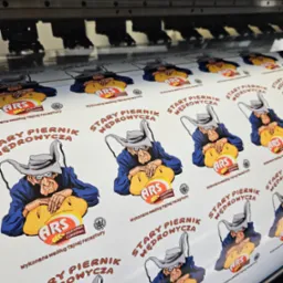 Wycinanie ploterowe naklejek