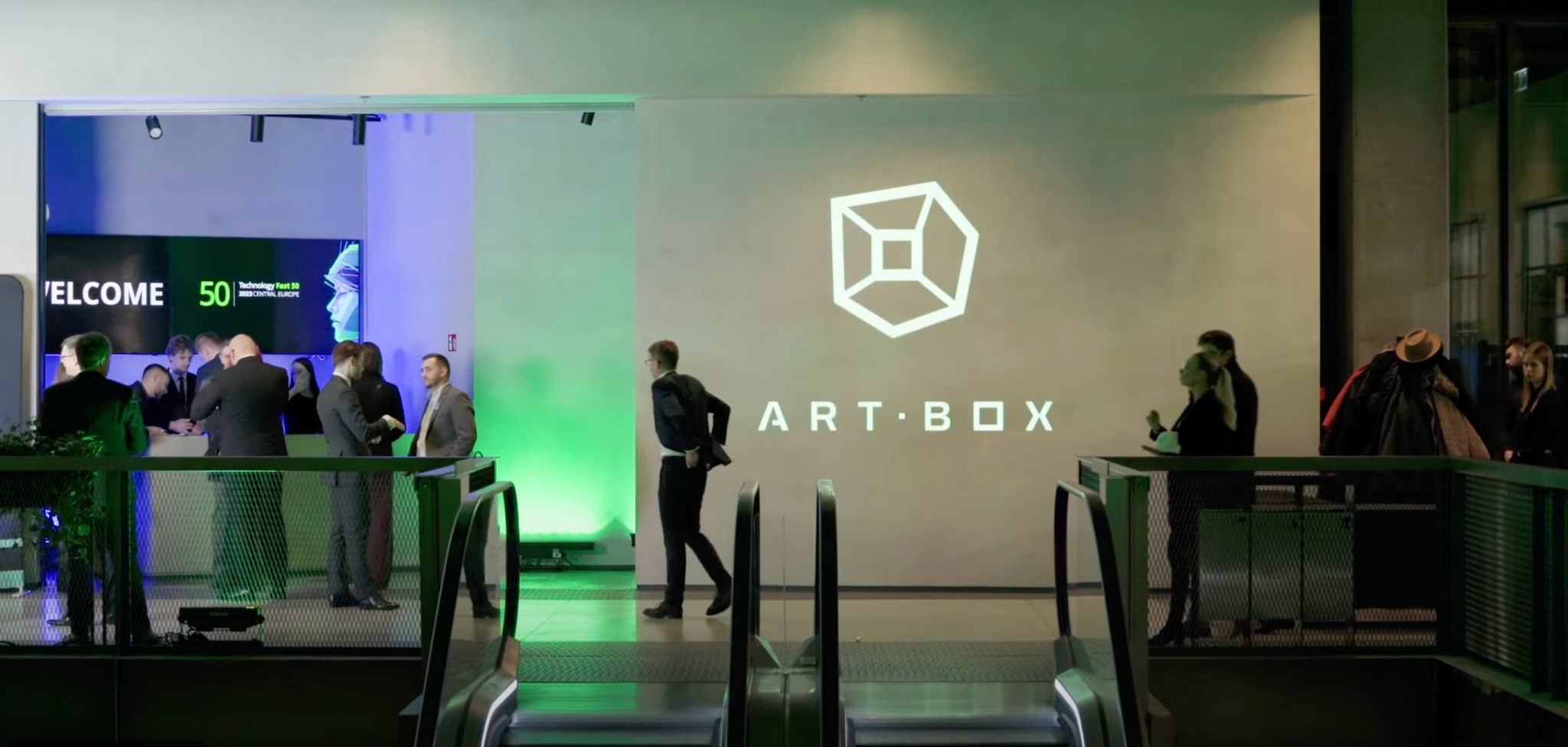 Klatka z filmu promo z gali rozdania nagród dla 50 najszybciej rozwijających się Polskich firm 2024 'Fast 50'