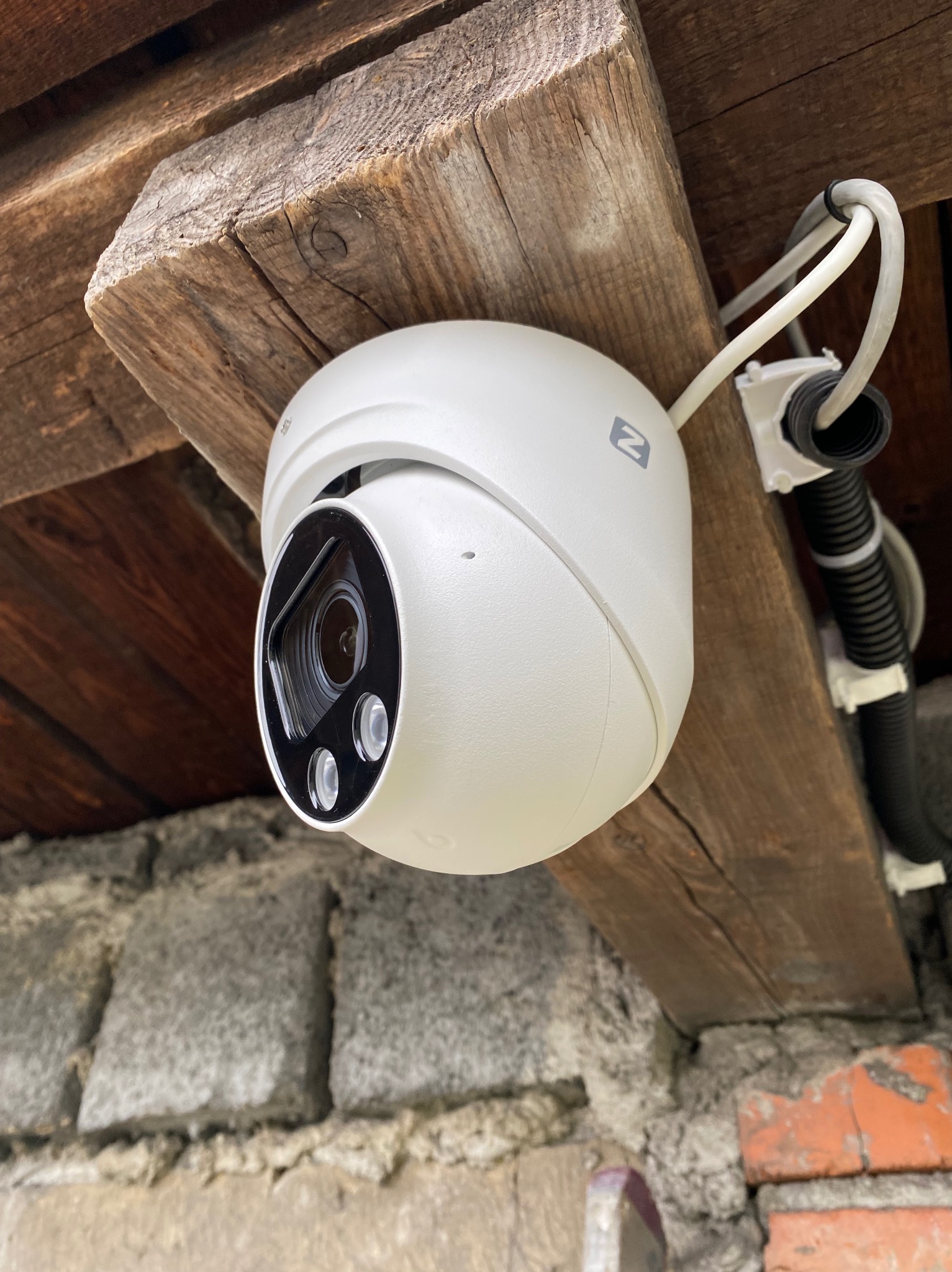 Montaż kamer zewnętrznych.