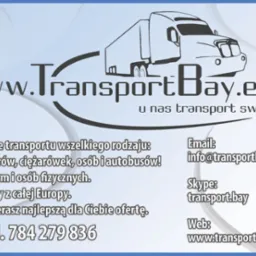 Ilustracja przedstawiająca logo firmy TransportBay.eu, oferującej aukcje transportu towarów, ciężarówek, osób i autobusów, z danymi kontaktowymi: numerem telefonu, adresem e-mail, Skype i adresem...