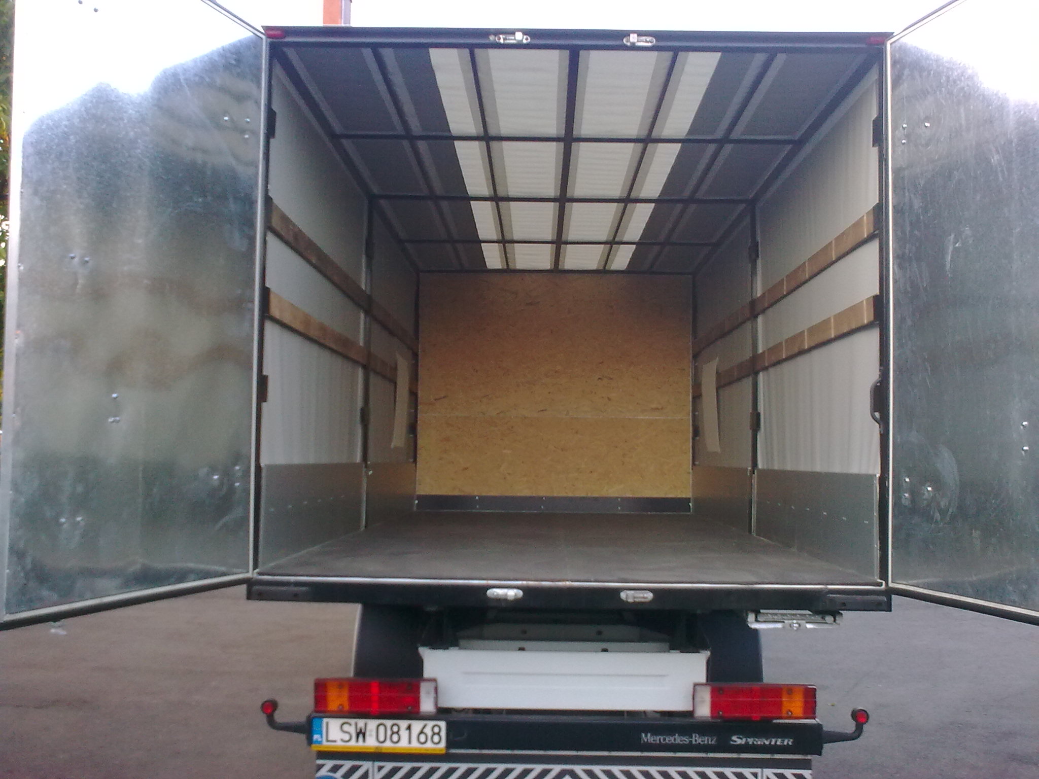 Transport krajowy i zagraniczny,sprinter 416 kontener-plandeka