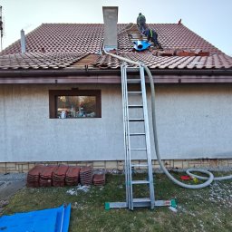 Naprawa zniszczonej izolacji cieplnej.