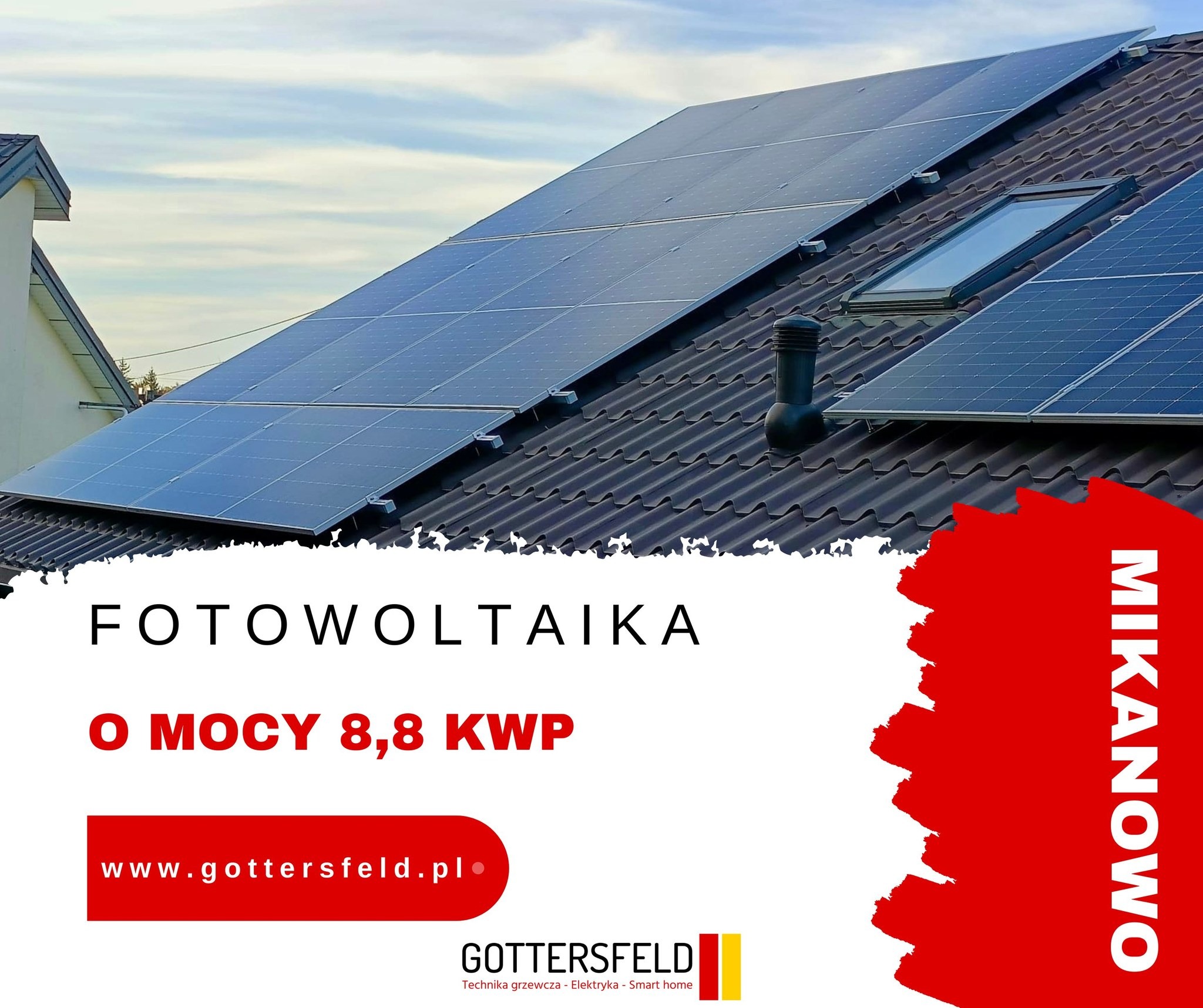 Instalacja paneli fotowoltaicznych na dachu domu w Toruniu, widoczny komin wentylacyjny i okno dachowe.