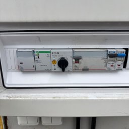 AM-PLY Michał Jamioł - Zabezpieczenie pompy wodnej do podlewania plantacji