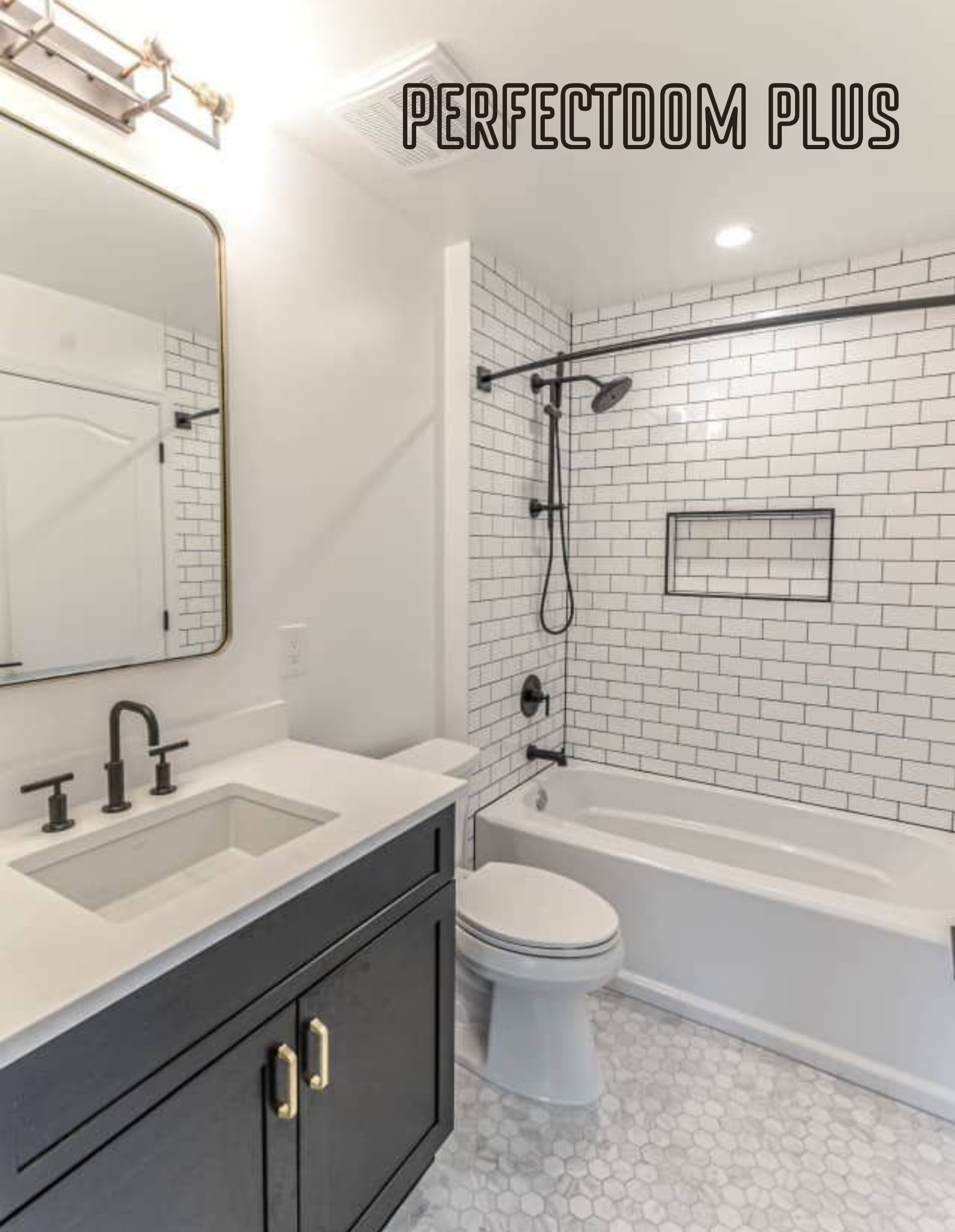 Nowoczesna łazienka w bieli i czerni z armaturą w kolorze matowej czerni i złotymi uchwytami szafki umywalkowej; białe heksagonalne płytki podłogowe, biała wanna obudowana białymi płytkami typu metro.