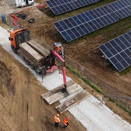 TYMCZASOWE DROGI MODUŁOWE SPÓŁKA Z OGRANICZONĄ ODPOWIEDZIALNOŚCIĄ - Droga dojazdowa umożliwiająca montaż trafostacji na famie fotowoltaicznej