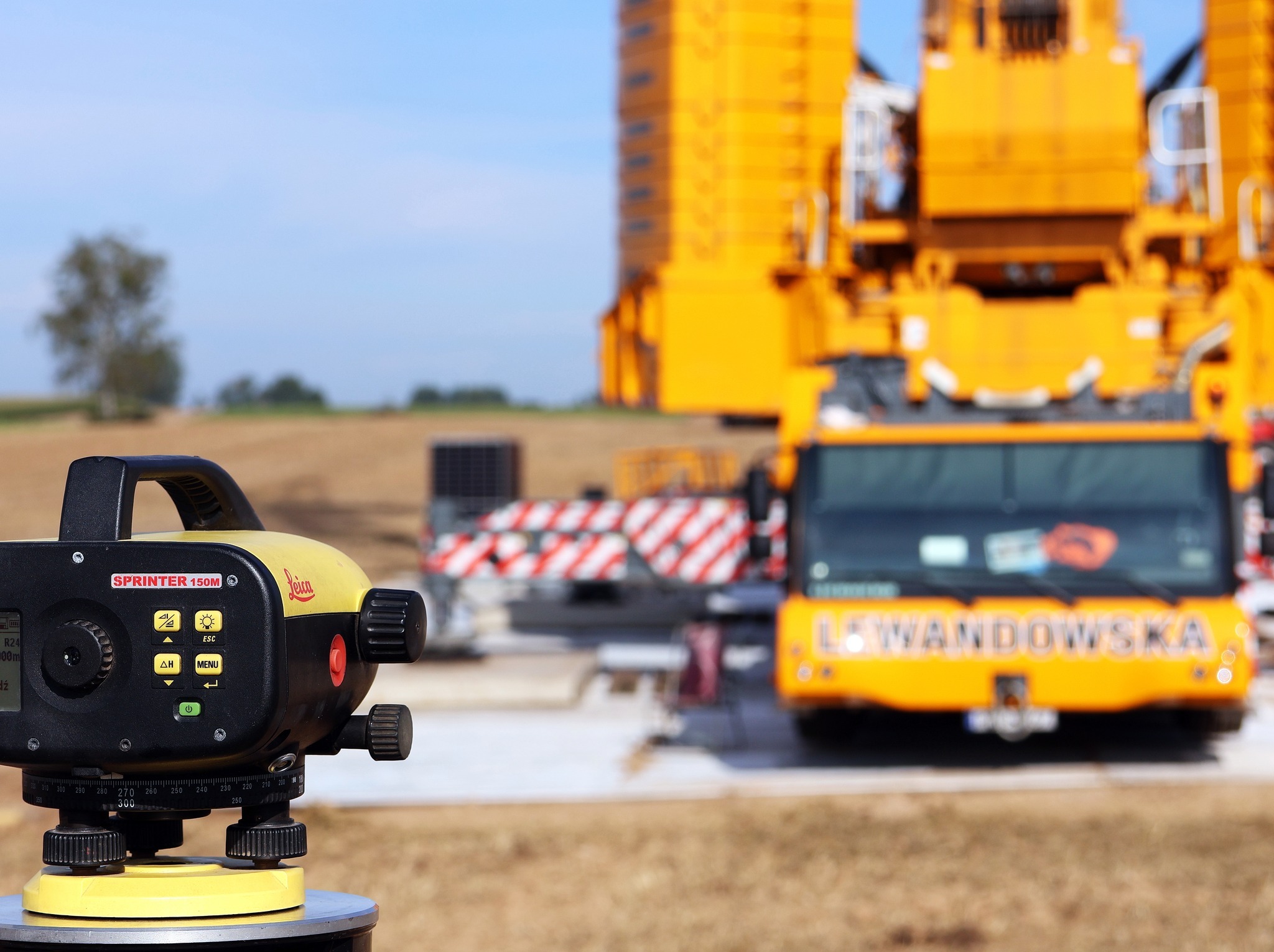 Platforma z płyt drogowych pod dźwig 650t