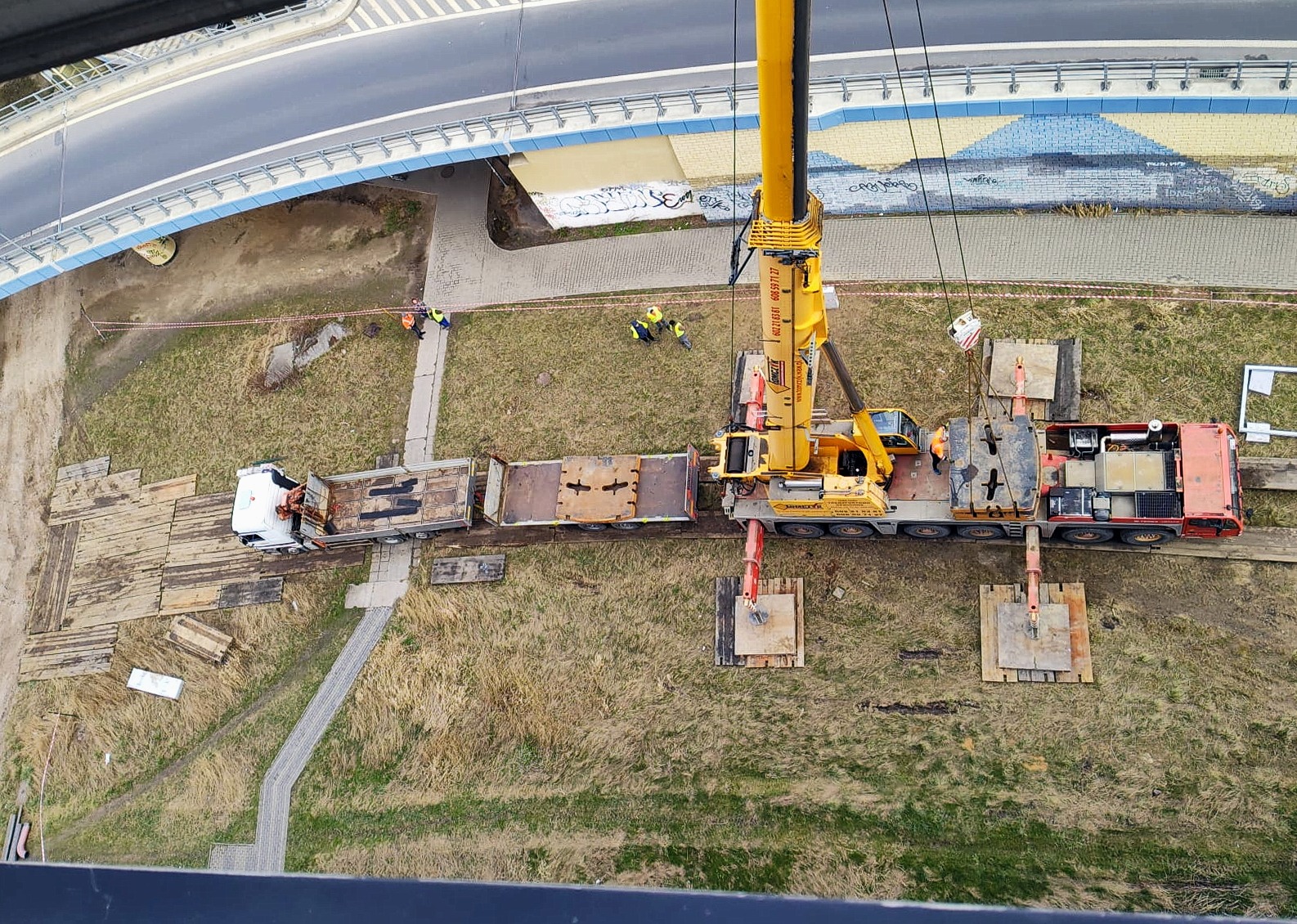 Warszawa - Mokotów. Platforma pod dźwig 250t