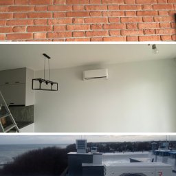 WK INSTALACJE SPÓŁKA Z OGRANICZONĄ ODPOWIEDZIALNOŚCIĄ - Trzy ujęcia: czarny klimatyzator na ceglanej ścianie, biały klimatyzator w pokoju z minimalistycznym wystrojem, oraz dwa klimatyzatory na dachu budynku z widokiem na morze.
