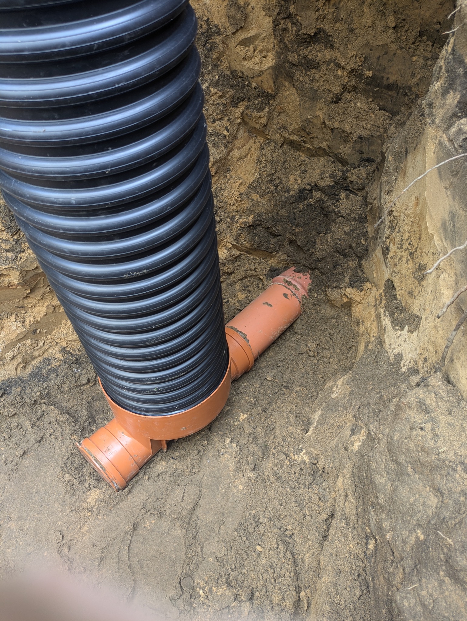 Wykonanie przyłącza kanalizacji do istniejącego budynku w Wojkowicach